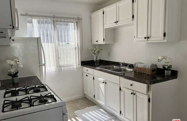 1330 S WILTON Pl Gallery 2