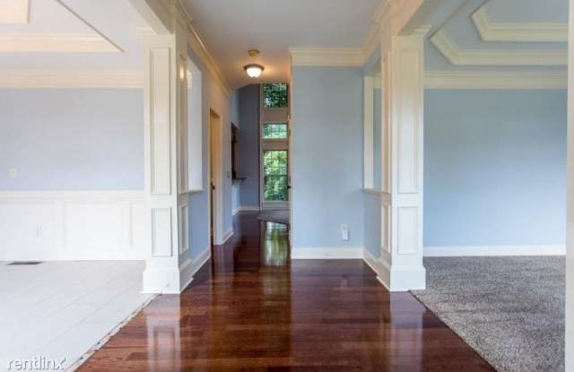 1032 Longshore Cv Gallery 2