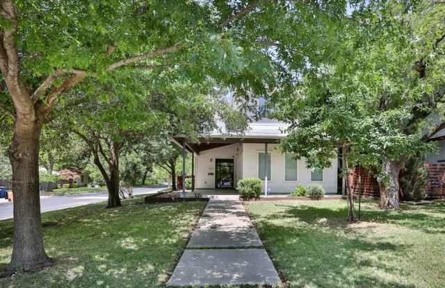Stunning 3 bedroom, 3.5 bathroom Home in Austin!!! photos photos