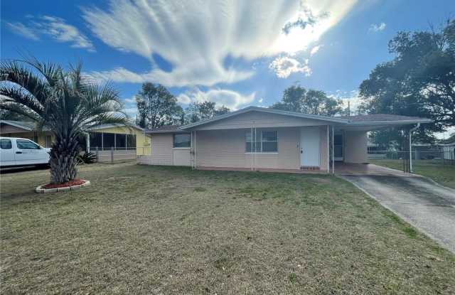8 ROSE Avenue photos photos
