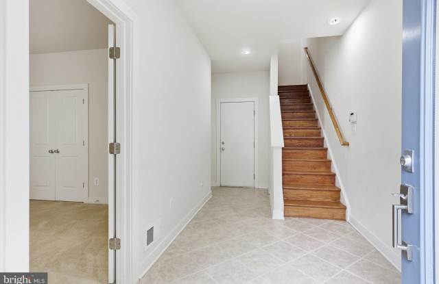 12170 WAVELAND Gallery 2