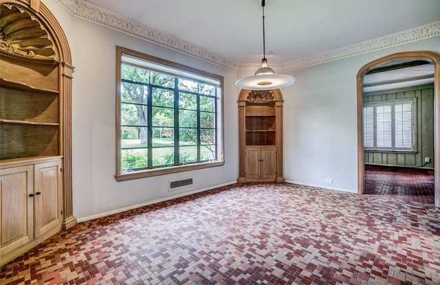 6834 Lakeshore Drive Gallery 3