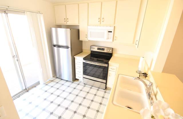 2-Bedroom 1.5-Bathroom Townhouse photos photos