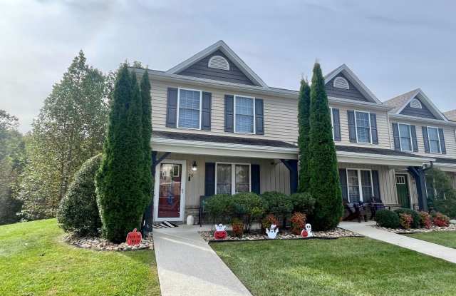 Beautiful 3Bedroom/3Bath Town-Home photos photos