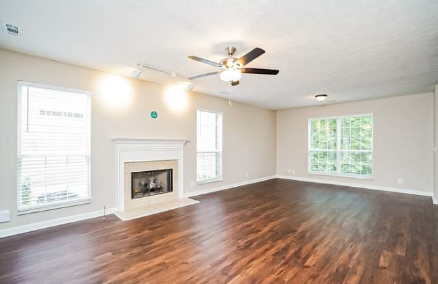 3557 Glenfalls Drive Gallery 4