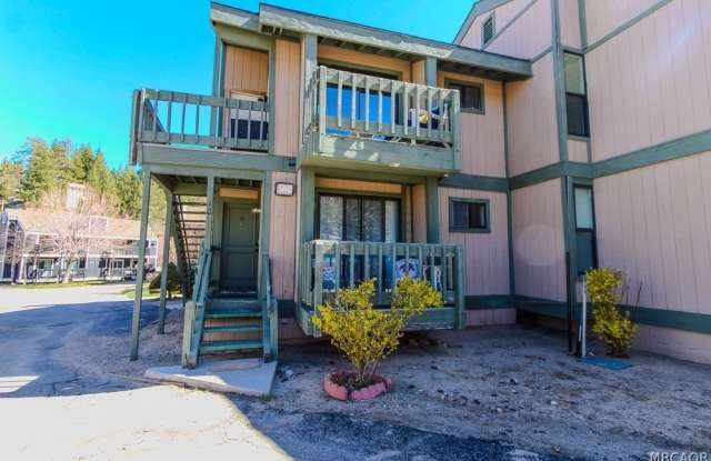 760 Blue Jay Road unit: 10 photos photos