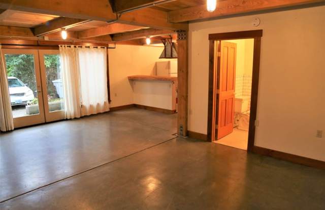 Extraordinary 2bed/2bath Loft in Historic Barn next door to Oregon State photos photos