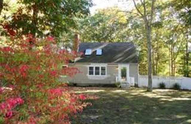Modern 2Br / 2Ba Cape Style Home in Quiet area of Sandwhich - 14 Lan Road, Barnstable County, MA 02563 Modern 2Br / 2Ba Cape Style Home in Quiet area of Sandwhich - 14 Lan Road, Barnstable County, MA 02563