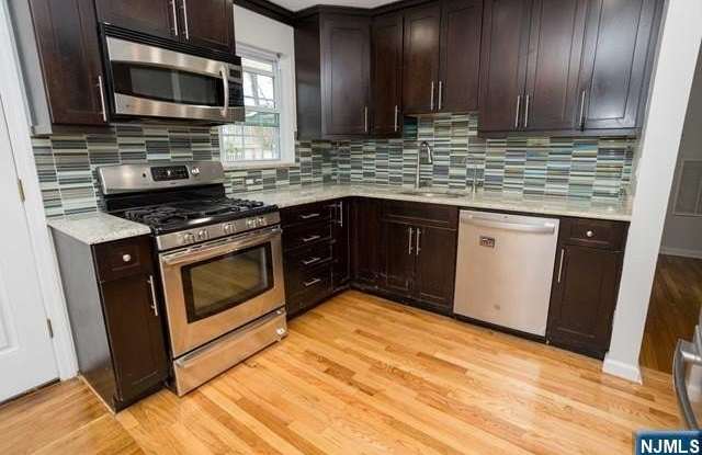 615 Bartell Place Gallery 4