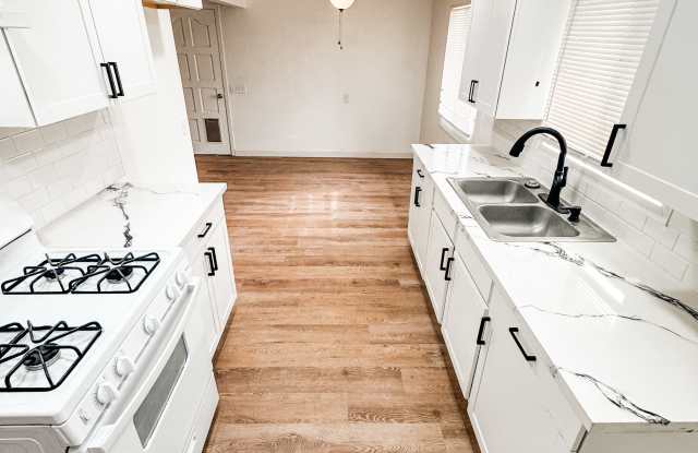 367 S Hockett St photos photos