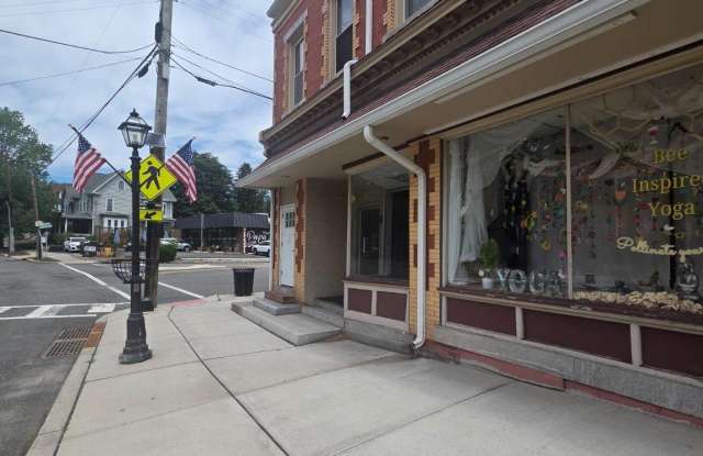 27 N MAIN Street Gallery 3