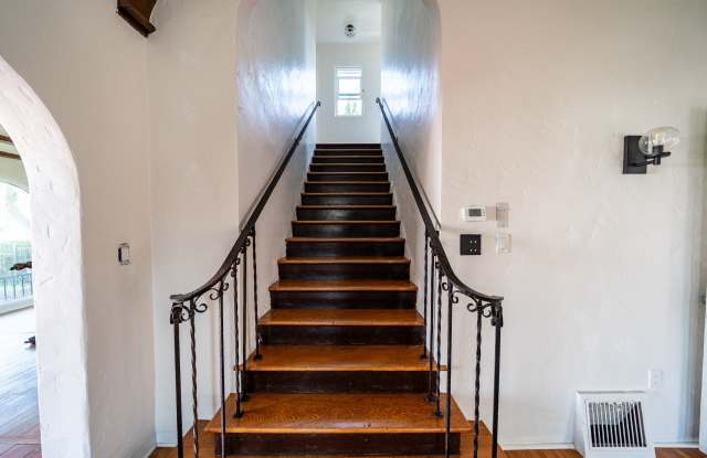 3605 Dove Court Gallery 2