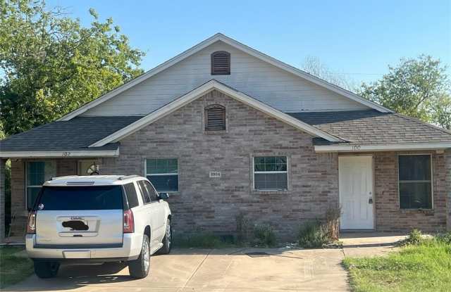 2904 NW 29th Street NW - 2904 Northwest 29th Street, Fort Worth, TX 76106