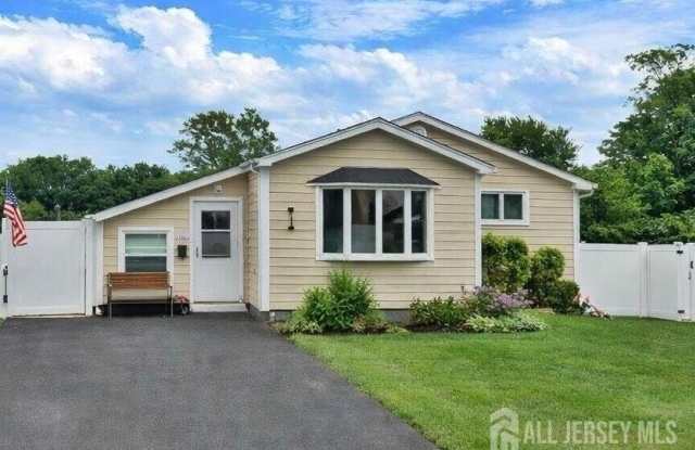 100 Pinetree Drive - 100 Pinetree Drive, Sayreville, NJ 08859