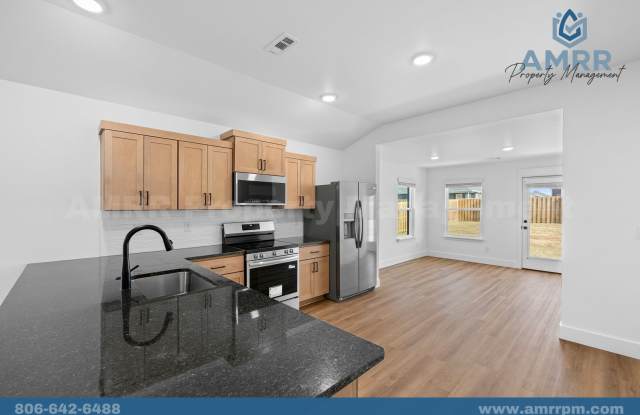 MOVE IN SPECIAL: Save $200/Month on a 12-Month Lease! Gallery 1