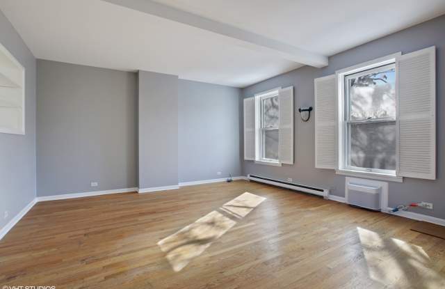 1951 North LINCOLN Avenue Gallery 2