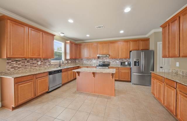 3 Bedroom home with a Bonus area! Sits on a Lake with a fenced yard! photos photos 3 Bedroom home with a Bonus area! Sits on a Lake with a fenced yard! photos photos