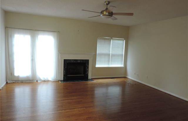 6220 Rosebriar Lane Gallery 3