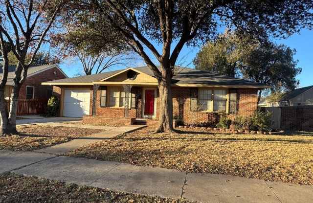 1002 W Louisiana Ave photos photos