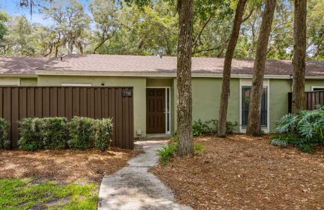 Mariners Walk - Easy walk to the beach photos photos