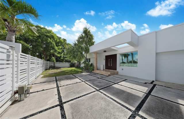 850 N Venetian Dr photos photos 850 N Venetian Dr photos photos