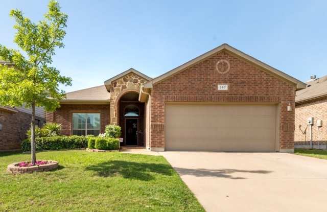357 Branding Iron Trail - 357 Branding Iron Trail, Fort Worth, TX 76131