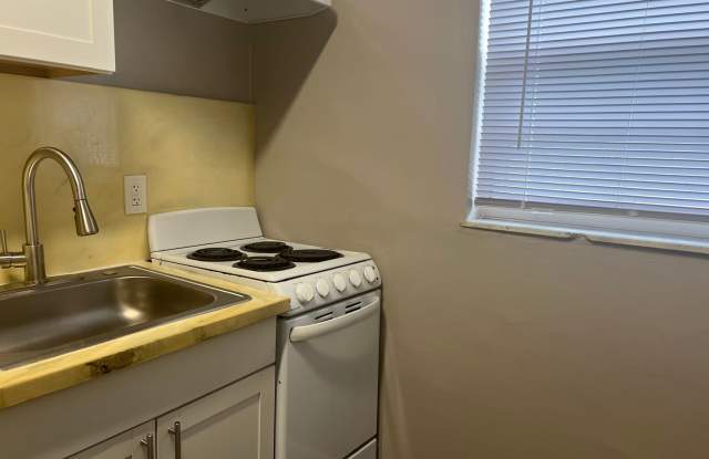 Centrally Located Gated Property Just Outside of Downtown Miami Gallery 1
