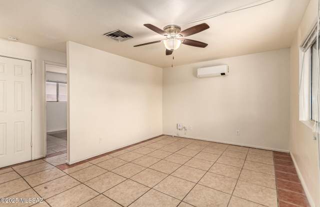 5659 E 28th Street photos photos