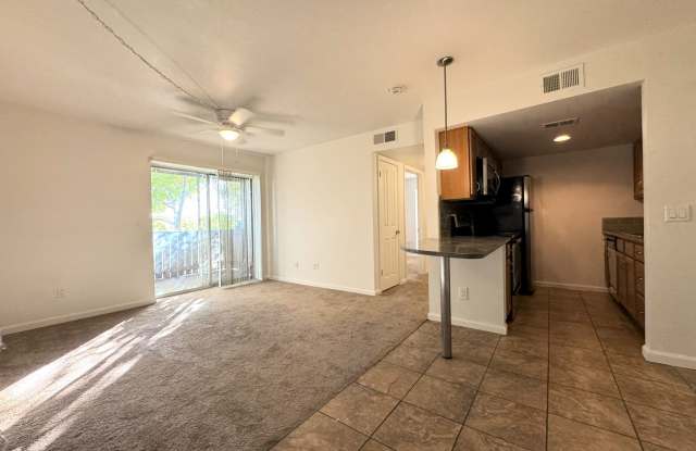 ***MOVE IN SPECIAL: HALF OFF FIRST & 2ND MO RENT***Tempe 1 Bed Condo with Granite Counters, Pool & Covered Parking - Pets Welcome Gallery 3