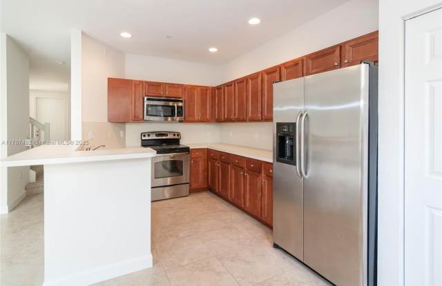 1028 NE 207th Ter photos photos