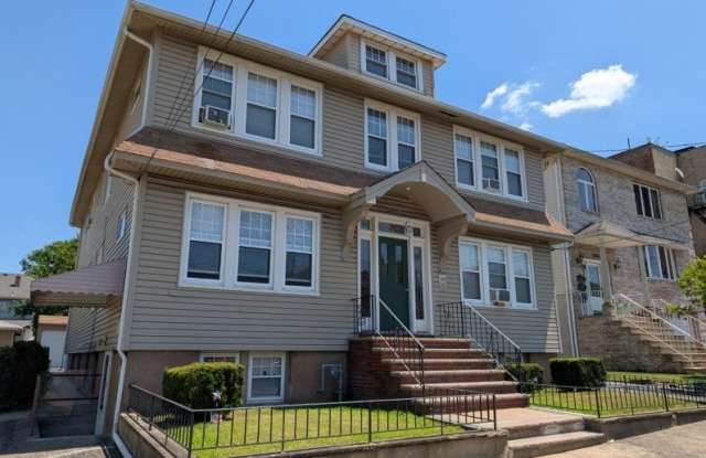 549 2nd Ave photos photos