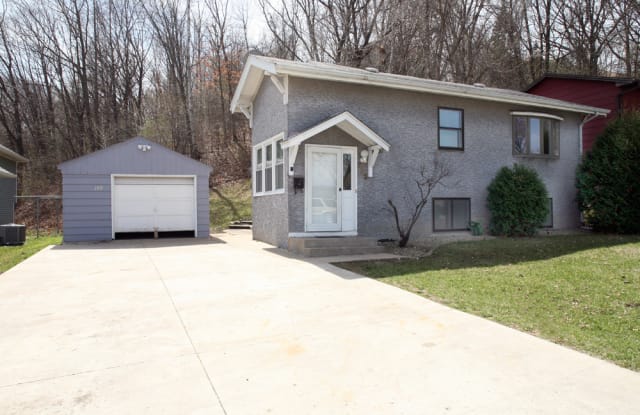 382 Curtice St E - 382 Curtice Street East, St. Paul, MN 55107