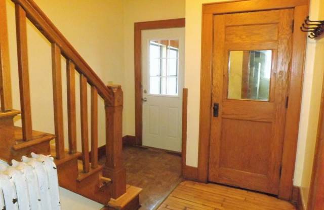 Beautiful Dinkytown 6 Bedroom ~ Close to Campus photos photos