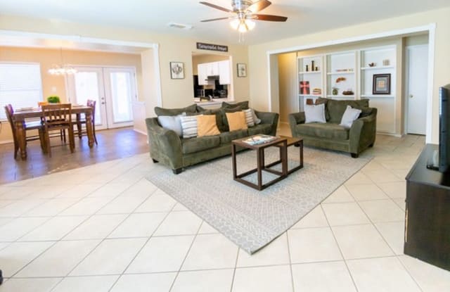 302 TRES CAMINOS - 302 Tres Caminos, San Antonio, TX 78245