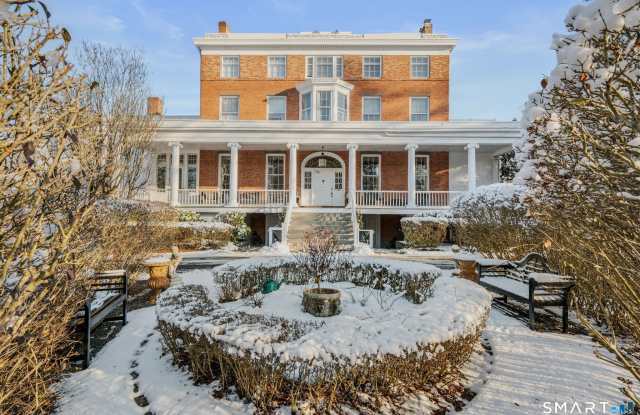 9 Lyme Street unit: 2 photos photos