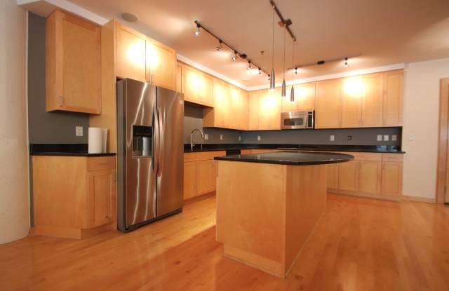 Trendy 1-Bedroom Loft in Rock Island Lofts, North Loop - Live in Style! Free parking space! - 111 North 4th Avenue, Minneapolis, MN 55401