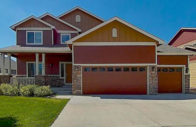 5 Bedroom home with finished basement in Windor photos photos
