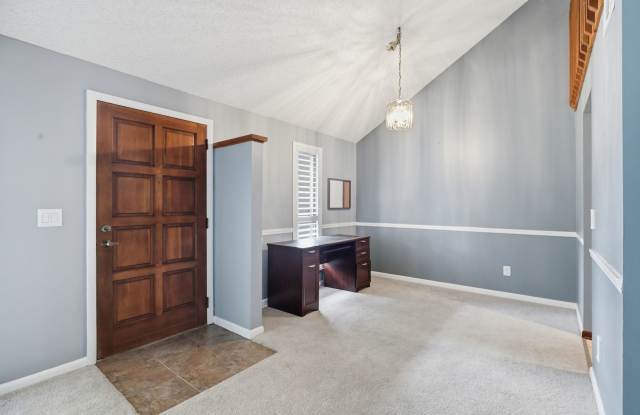 Charm in Fort Caroline Gallery 4