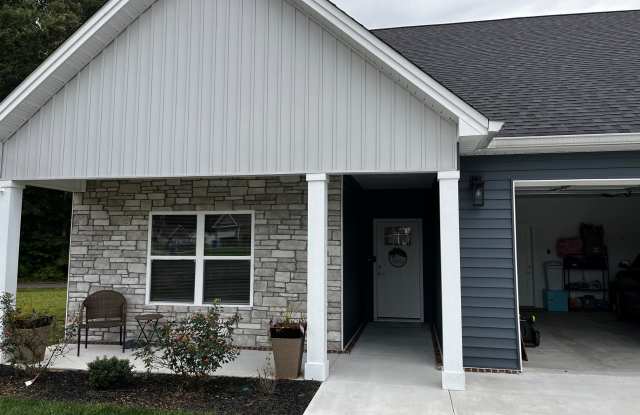 3150 Pin Oaks Circle Northeast Gallery 2