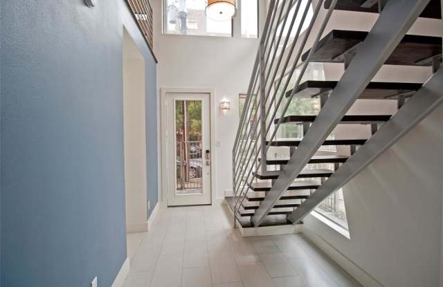 902 Hutchins Street Gallery 3