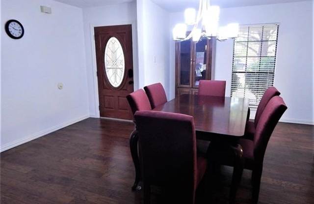 908 Elmhill Court Gallery 2