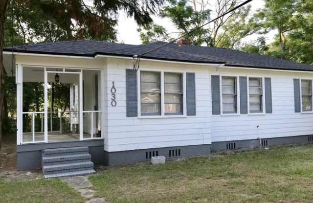 1030 Lake Forest Boulevard photos photos