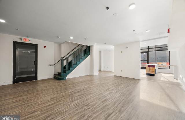 5 GIRARD Street Gallery 3