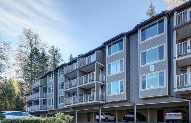 Spacious 2bd + DEN, 1.75ba Condo available in the heart of Issaquah! photos photos