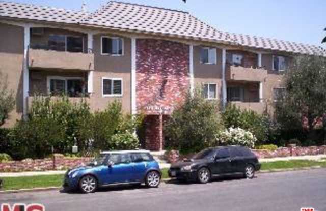 2320 S Bentley Ave photos photos