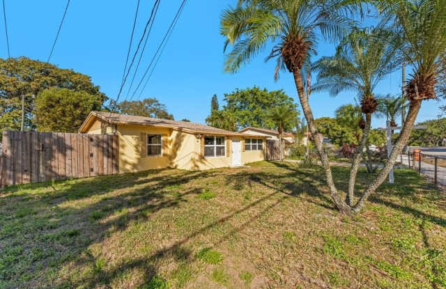 1608 N 58th Ave photos photos