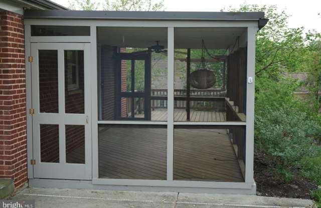 6517 IVY HILL DRIVE Gallery 3