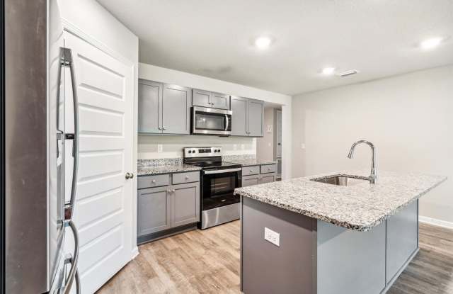 Four Bedroom in West Mobile Gallery 4