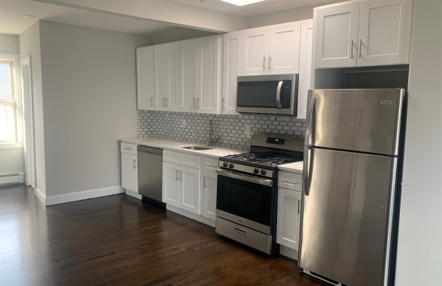 44 Avenue A - 44 Avenue a, Port Washington, NY 11050