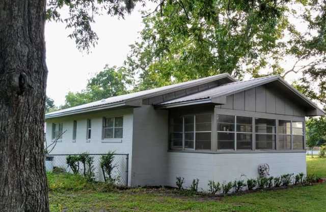 2240 Southwest Sisters Welcome Road Unit 102 Gallery 1